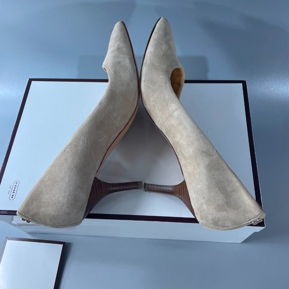 COACH BEIGE SUEDE LEATHER PUMPS HEALS NEUTAL COLOR, SIZE 6B - Picture 9 of 12